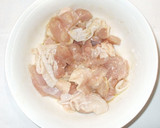 鶏もも肉とシメジの豆板醤炒め♪作り方3写真