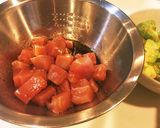 混ぜるだけ！マグロとアボカドポキ作り方1写真