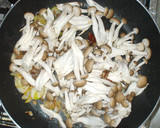 鶏もも肉とシメジの豆板醤炒め♪作り方9写真