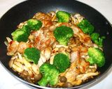 鶏もも肉とシメジの豆板醤炒め♪作り方13写真