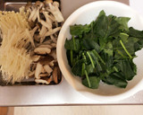 ささみ・きのこ・ほうれん草の味噌マヨ炒め作り方2写真