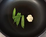 お弁当に簡単5分★絹さやとツナの卵とじ作り方1写真