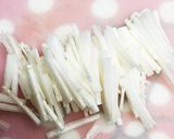 大根の皮でキンピラ作り方1写真