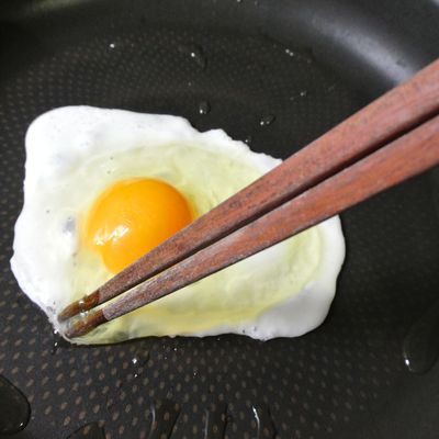 目玉焼き 食品サンプル(IWASAKI)「目玉焼きのキーリング (キーホルダー