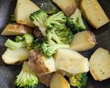 簡単★ブロッコリーとポテトのにんにく炒め作り方4写真