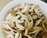 鶏肉としめじの蜂蜜黒酢炒め作り方1写真