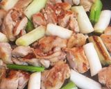 鶏ももと長ネギのマヨポン炒め作り方4写真