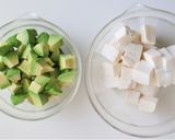やみつき♡アボカドと豆腐の梅海苔和え作り方1写真