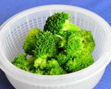 ブロッコリーの粗切りわさび醤油漬け作り方1写真