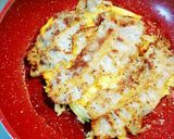 ☆豚バラ肉と卵のカリカリチーズ焼き☆作り方5写真