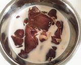 スキレットで★鶏レバーのアヒージョ作り方1写真