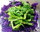 紫キャベツと春菊のサラダ。作り方1写真