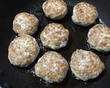 ヘルシーで簡単！梅干し豆腐ハンバーグ作り方10写真