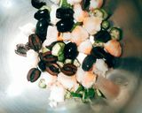オリーブの実とエビの簡単サラダ作り方4写真
