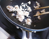 鶏そぼろと炒り卵のおにぎらず作り方1写真