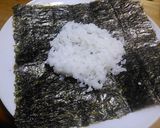 鶏そぼろと炒り卵のおにぎらず作り方4写真