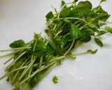 簡単副菜！たっぷり豆苗作り方1写真