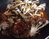 デミグラスソースとキノコの煮込みバーグ作り方3写真