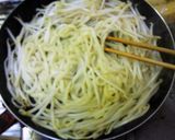 炒めるだけ！麻婆焼きうどん作り方1写真