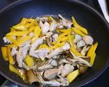 簡単！もも肉と舞茸かぼちゃの蒸し焼き作り方3写真