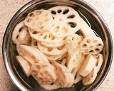 お酢入り♪蓮根きんぴら作り方1写真