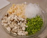 ニンニクの芽が美味しい！肉たっぷり春巻き作り方2写真