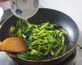 簡単！旅先で食べたあの味☆空芯菜炒め作り方7写真
