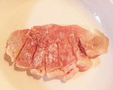 厚切り豚肉の生姜焼き！ごまたっぷり！作り方1写真