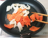 簡単！イカと鮭の味噌マヨ炒め作り方4写真