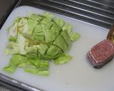 速攻で一品追加☆コンビーフとキャベツ炒め作り方1写真