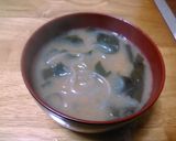 糸こんにゃくとわかめの味噌汁作り方3写真