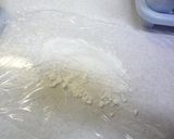 ラップで楽チン☆肉・魚に粉をつける方法作り方1写真