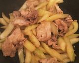 お酒に合う！超簡単！セロリと豚肉の炒め物作り方4写真
