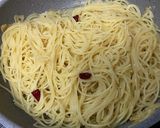 カキ（牡蠣）のペースト乗せペペロンチーノ作り方3写真