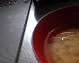 最速の牛乳とゆで卵の具の味噌汁作り方3写真