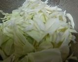 鶏皮とキャベツの塩麹炒め作り方2写真
