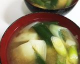 葉玉ねぎとジャガイモの味噌汁作り方3写真