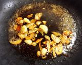 豚.鶏で素敵ステーキ♡大蒜丸ごとソース作り方4写真