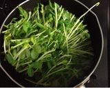 豆苗とレンコンのからし和えサラダ作り方2写真