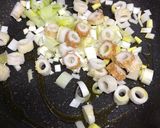 時短で簡単！ネギとちくわのイカスミパスタ作り方2写真