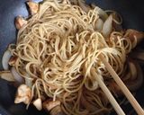 鶏肉と玉ねぎのマーガリン醤油パスタ作り方2写真