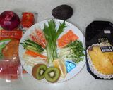 生春巻きの巻き方。 具材で見た目勝負。作り方1写真