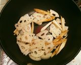カリカリ豚バラと根菜のピリ辛味噌炒め作り方6写真