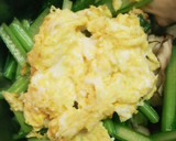 うま味たっぷり♪青菜といり卵のおかかあえ作り方3写真