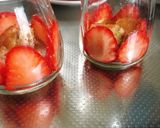 生クリ不要！簡単トライフル♡濃厚苺パフェ作り方3写真