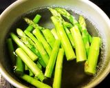 鮭とアスパラのレモンクリーム煮作り方1写真