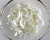 豆板醤&ラー油で＊やみつきピリッ新玉ねぎ作り方1写真