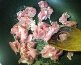 小松菜・油揚げ・豚肉の炒め物作り方1写真