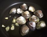 雛祭り♡菜の花と蛤のにんにく酒蒸し作り方3写真