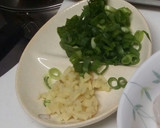 海老とにんにくの芽のオイスター炒め作り方1写真